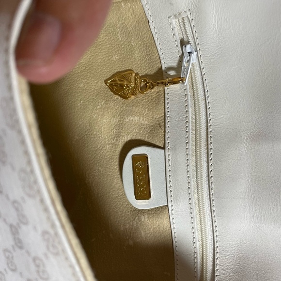 Vintage White Gucci Micro GG Crossbody Bag - Picture 4 of 17